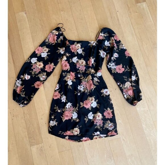 𝅺ALL In Favor Floral Mini Dress Sz XSmall Back Cut Out Long Sleeve - Picture 2 of 8